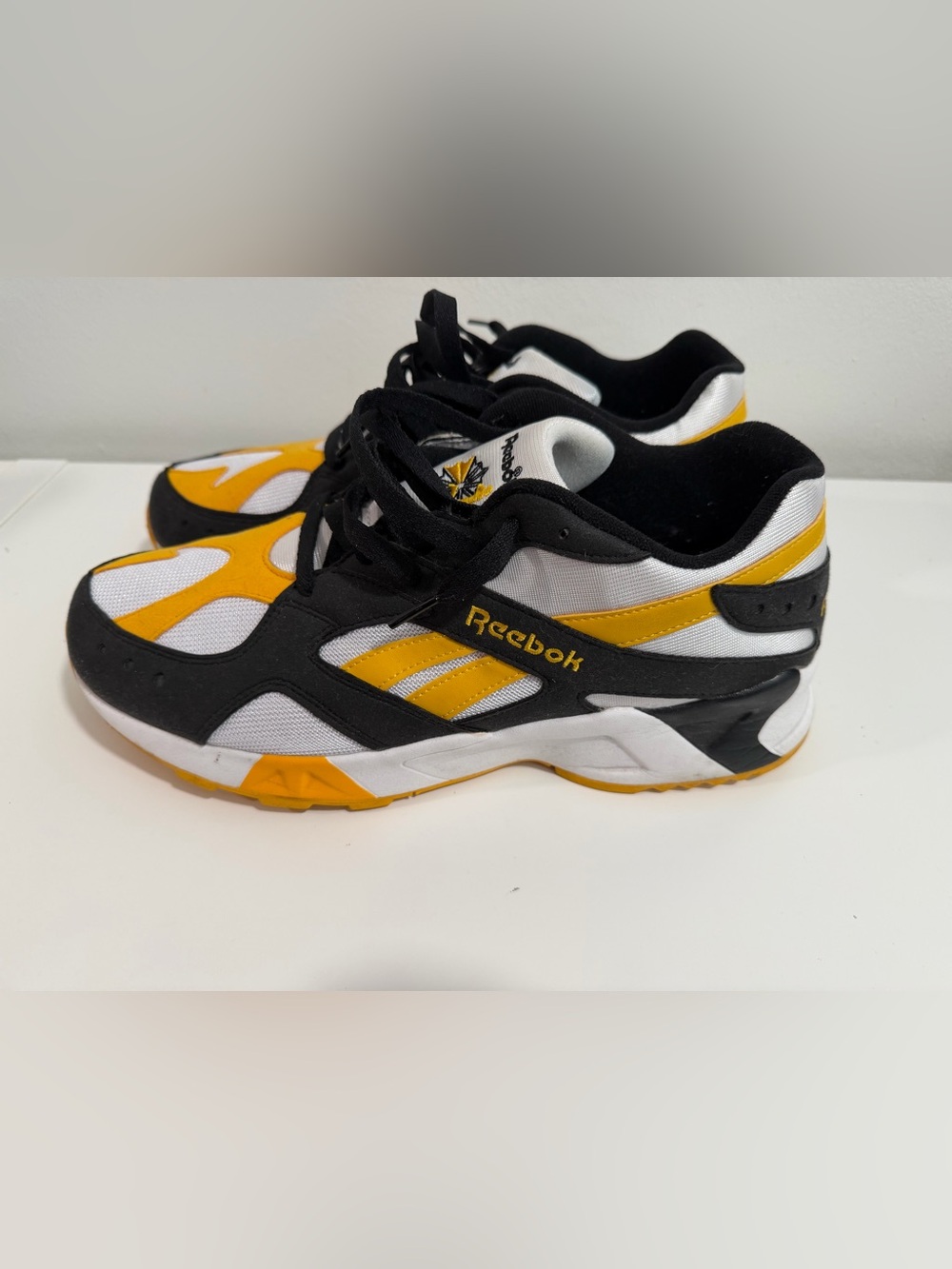 Reebok aztrek Black & Yellow Athletic Sneakers size 12